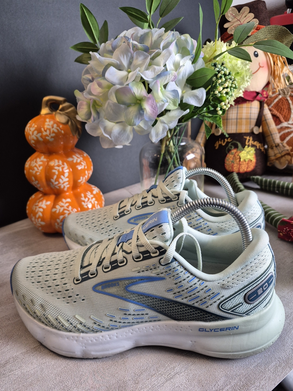 Brooks Womens, Glycerin Light Blue Running Shoes.Size 9